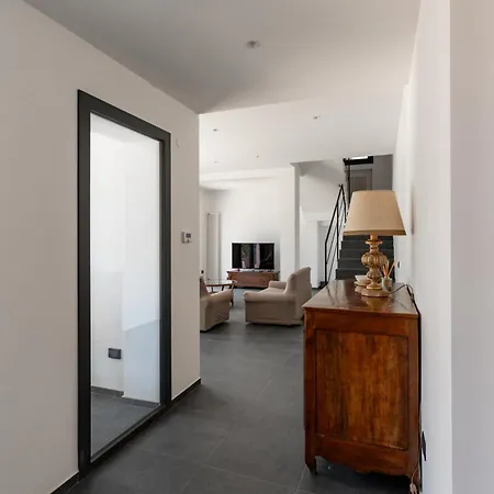 Tina 빌라 몬델로