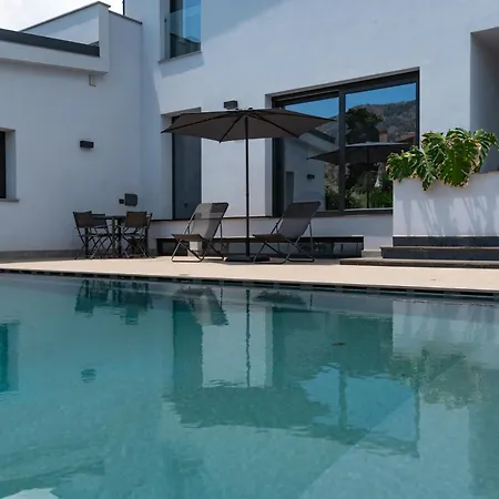 Tina Villa Mondello